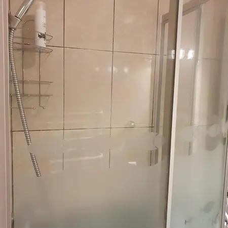 Biedronka- Samodzielny Dla 3 Osob Z Miejscem Parkingowym